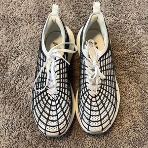 APL Women's Black and White Athletic Shoes